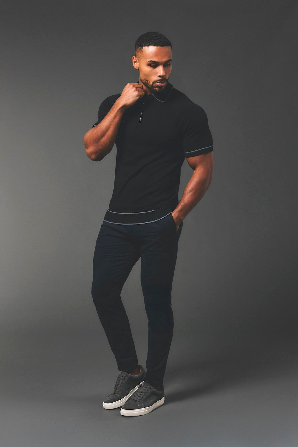 Tipped Knitted Zip Neck Polo Shirt in Black