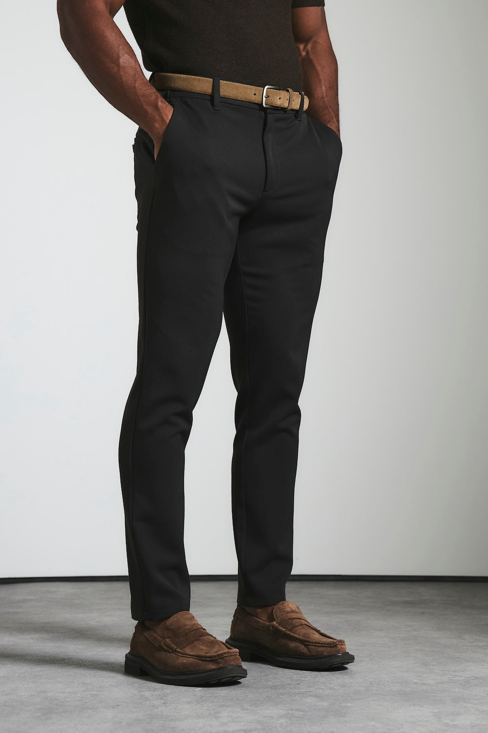 Muscle Fit Essential Trouser in Dark Chocolate
