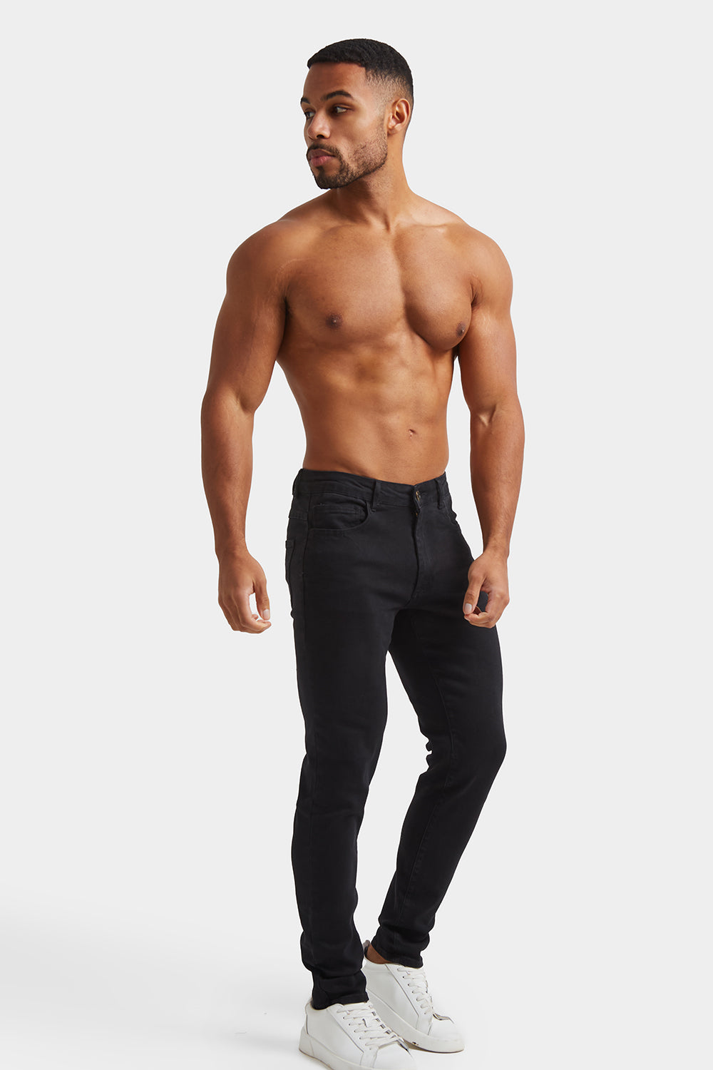 Muscle Fit Jeans in Black