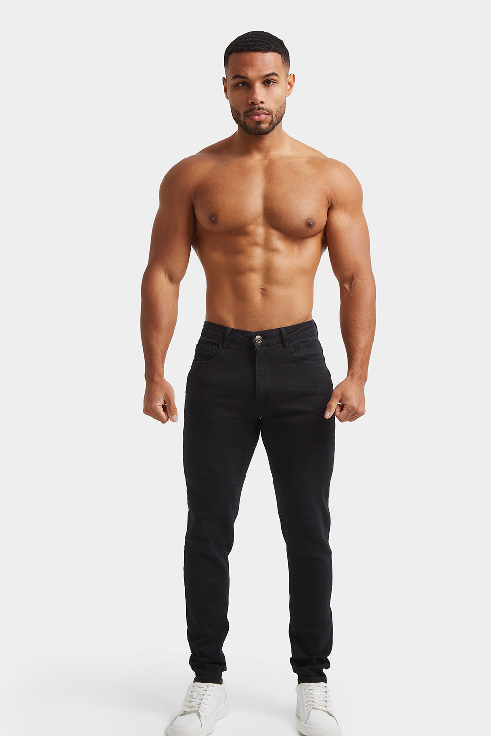 Muscle Fit Jeans in Black