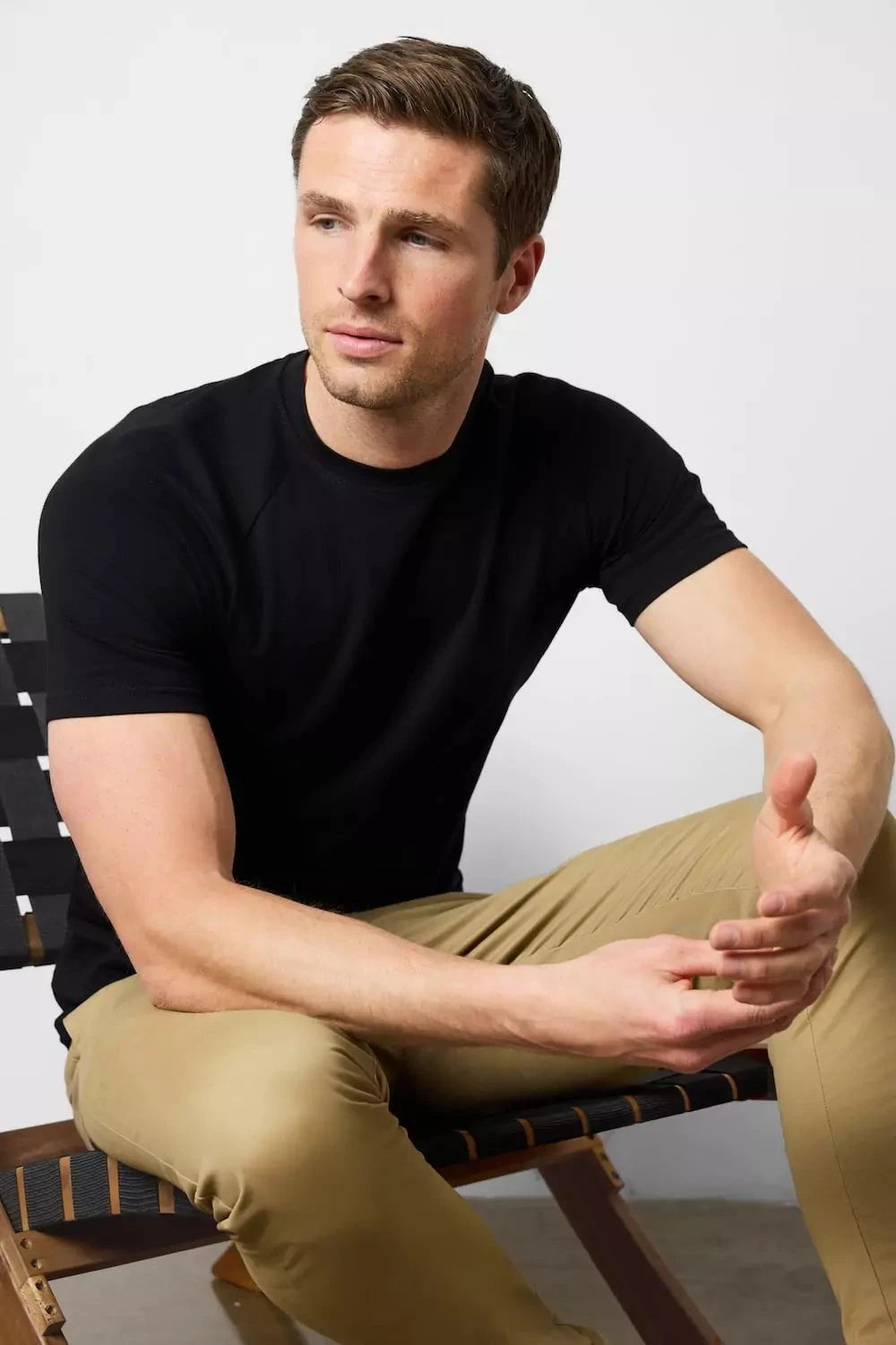 Muscle Fit T-Shirt in Black - TAILORED ATHLETE - ROW