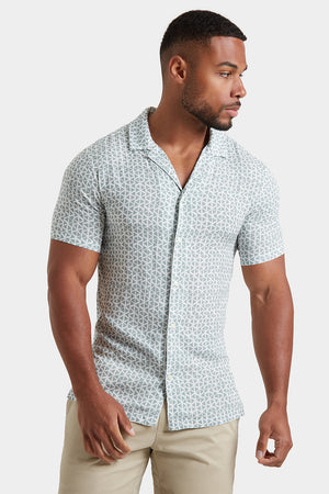 Printed Shirt in Soft Sage/White Doodle Geo - TAILORED ATHLETE - ROW