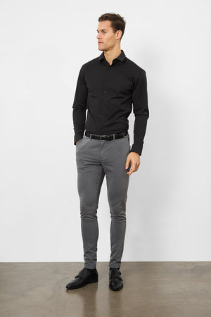 Tailored Fit Dress Shirt in Black - TAILORED ATHLETE - ROW