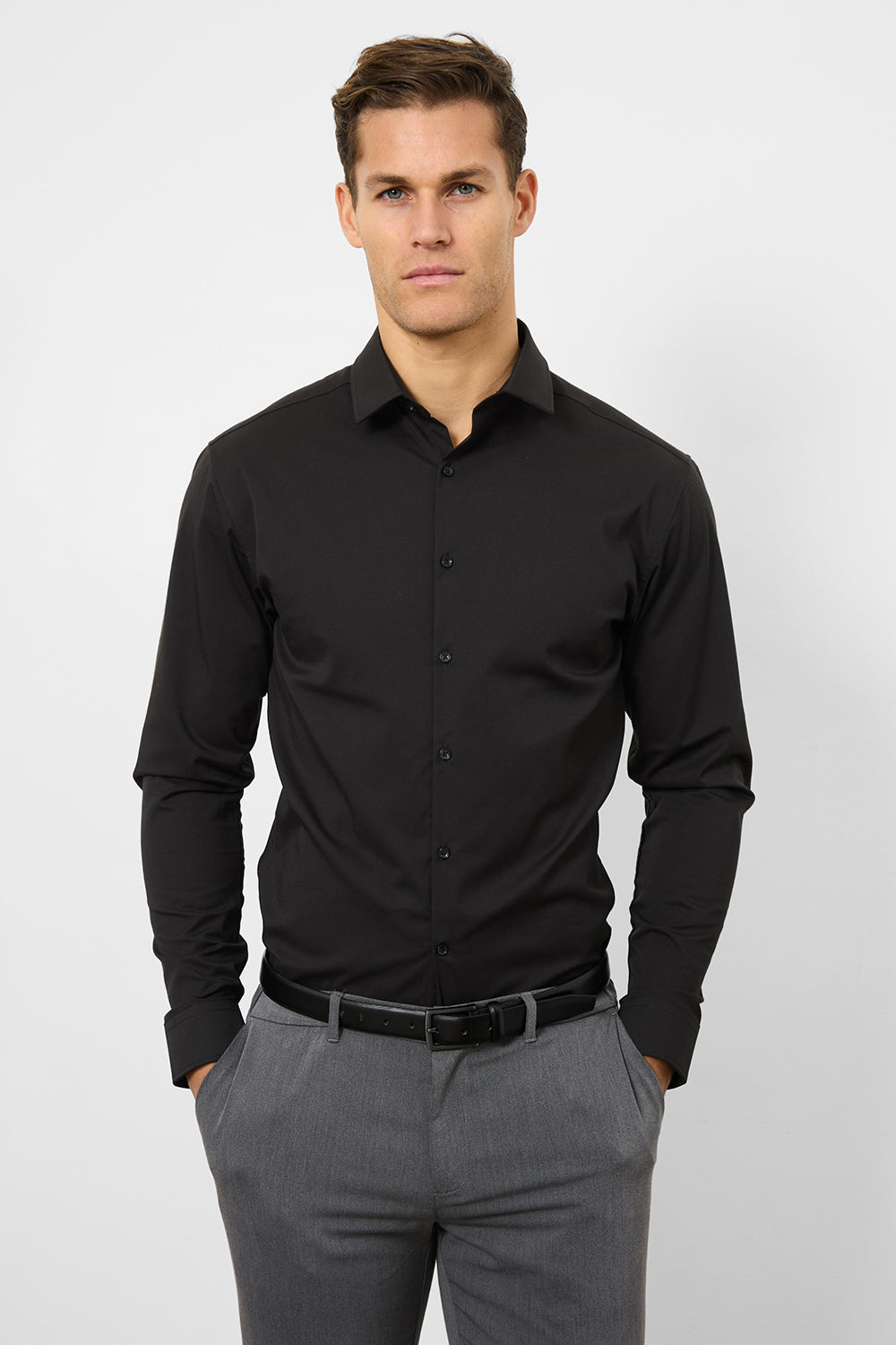 Tailored Fit Dress Shirt in Black - TAILORED ATHLETE - ROW