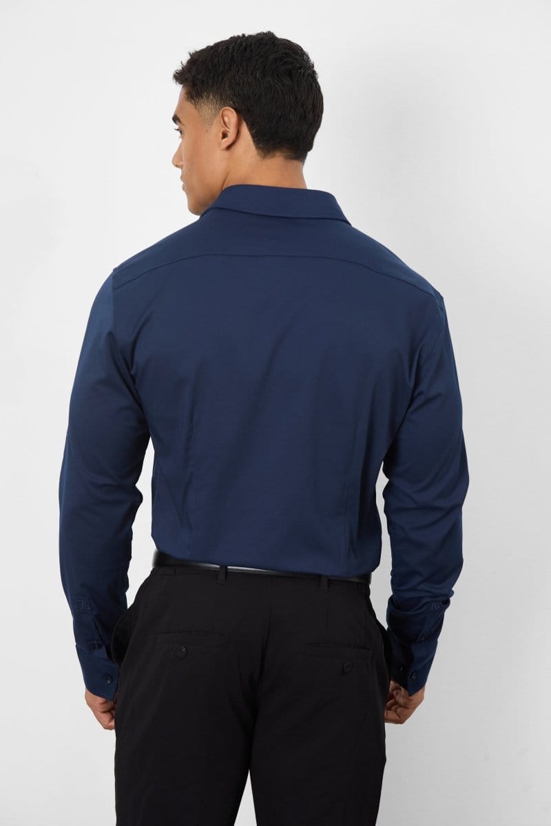 Model is 5'11 and wears a size L (42" chest, 30.5" waist)