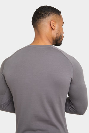 Muscle Fit T-Shirt in Mole - TAILORED ATHLETE - ROW