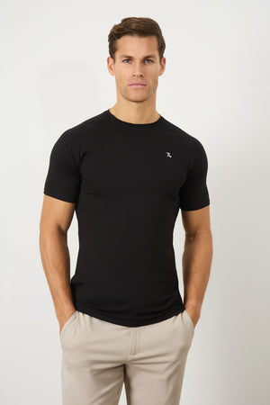 Premium Muscle Fit T-Shirt in Black - TAILORED ATHLETE - ROW