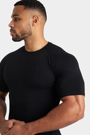 Longer Sleeve Muscle Fit T-Shirt in Black - TAILORED ATHLETE - ROW
