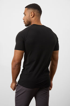 Premium Muscle Fit T-Shirt in Black - TAILORED ATHLETE - ROW