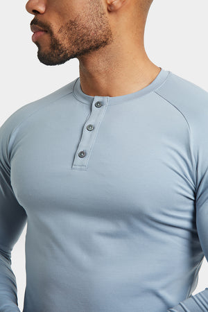 Everyday Henley in Smoke Blue - TAILORED ATHLETE - ROW
