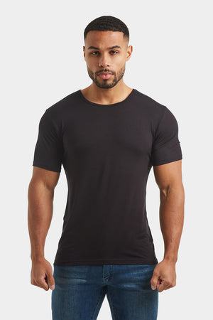 Fashion Fit T-Shirt in Black - TAILORED ATHLETE - ROW