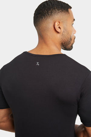 Fashion Fit T-Shirt in Black - TAILORED ATHLETE - ROW