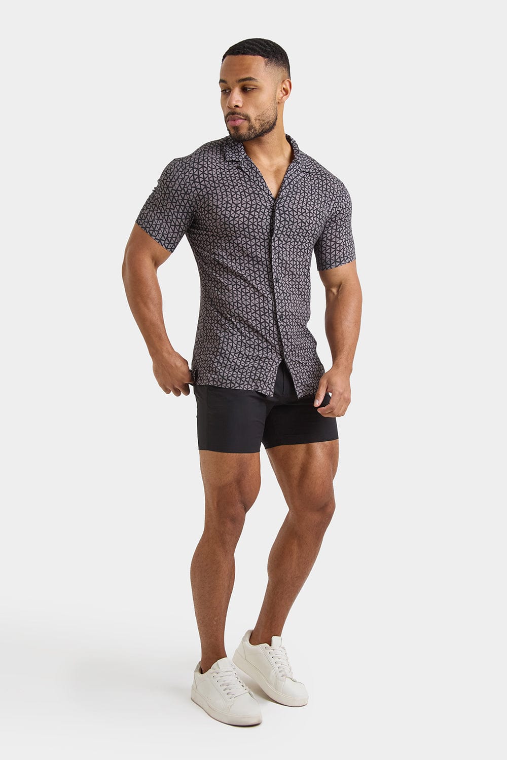 Printed Shirt in Black/Grey Doodle Geo - TAILORED ATHLETE - ROW