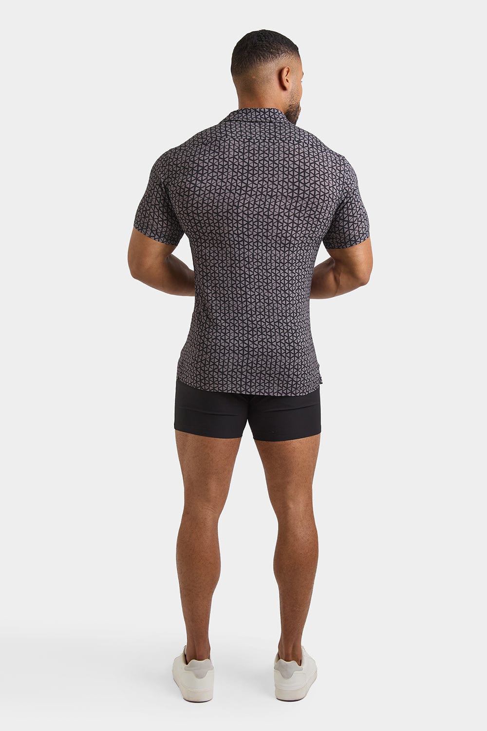 Printed Shirt in Black/Grey Doodle Geo - TAILORED ATHLETE - ROW