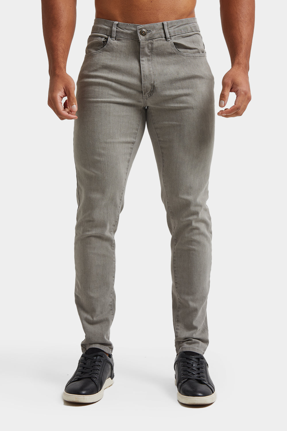 Muscle Fit Jeans in Light Grey