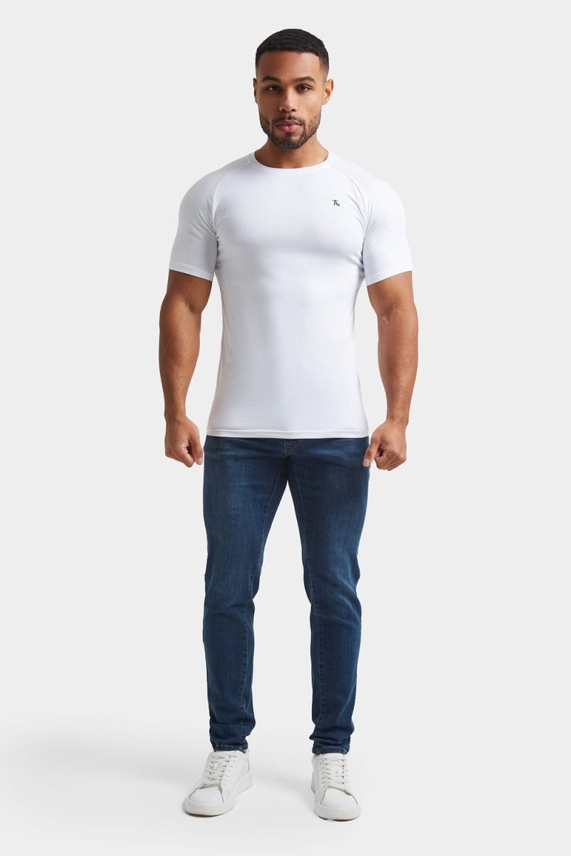 Muscle Fit Jeans in Dark Blue - TAILORED ATHLETE - ROW