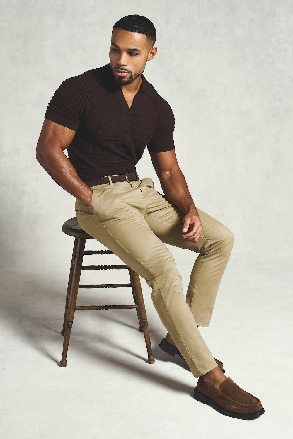 Muscle Fit Cotton Stretch Chino Trouser in Dark Stone