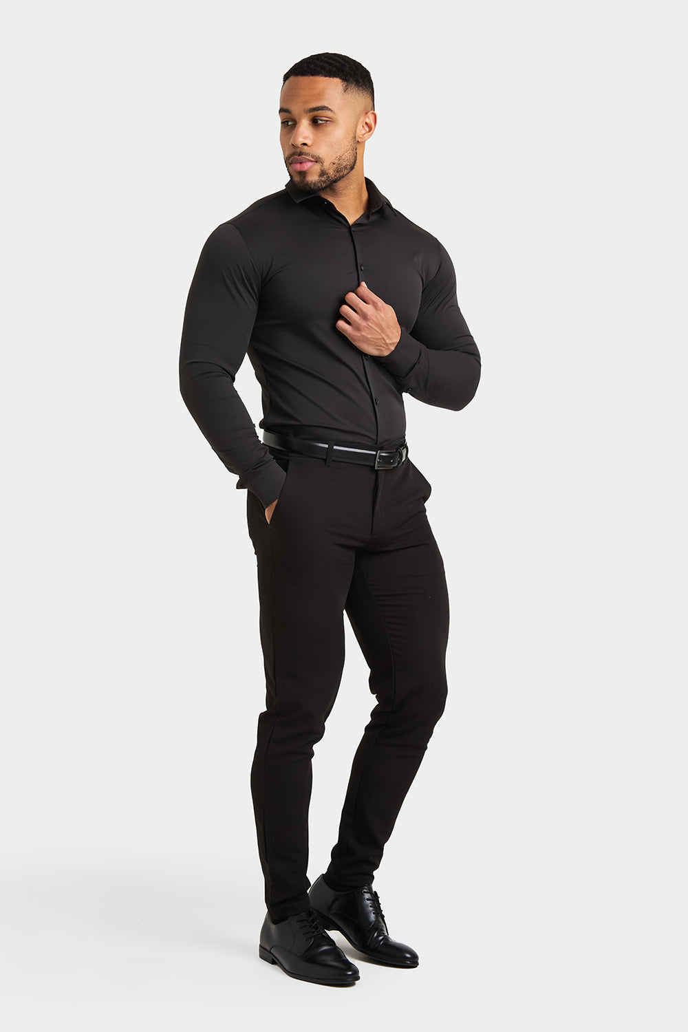 Muscle Fit Dress Shirt in Black - TAILORED ATHLETE - ROW