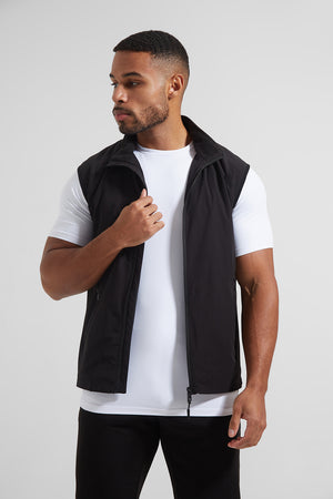 Performance Gilet in Black - TAILORED ATHLETE - ROW