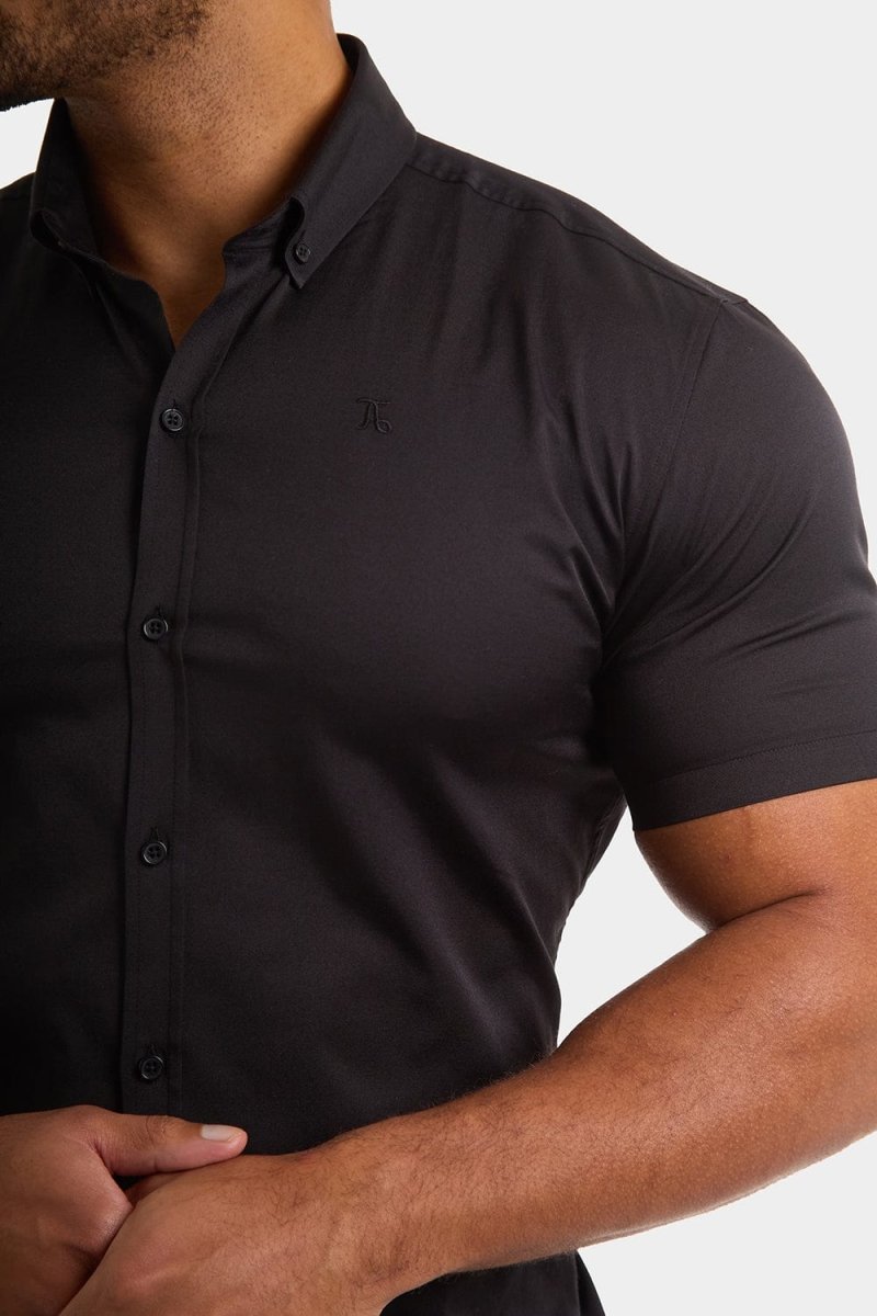 Muscle Fit Short Sleeve Signature Shirt in Black - TAILORED ATHLETE - ROW
