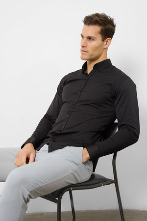 Muscle Fit Signature Shirt 2.0 in Black - TAILORED ATHLETE - ROW