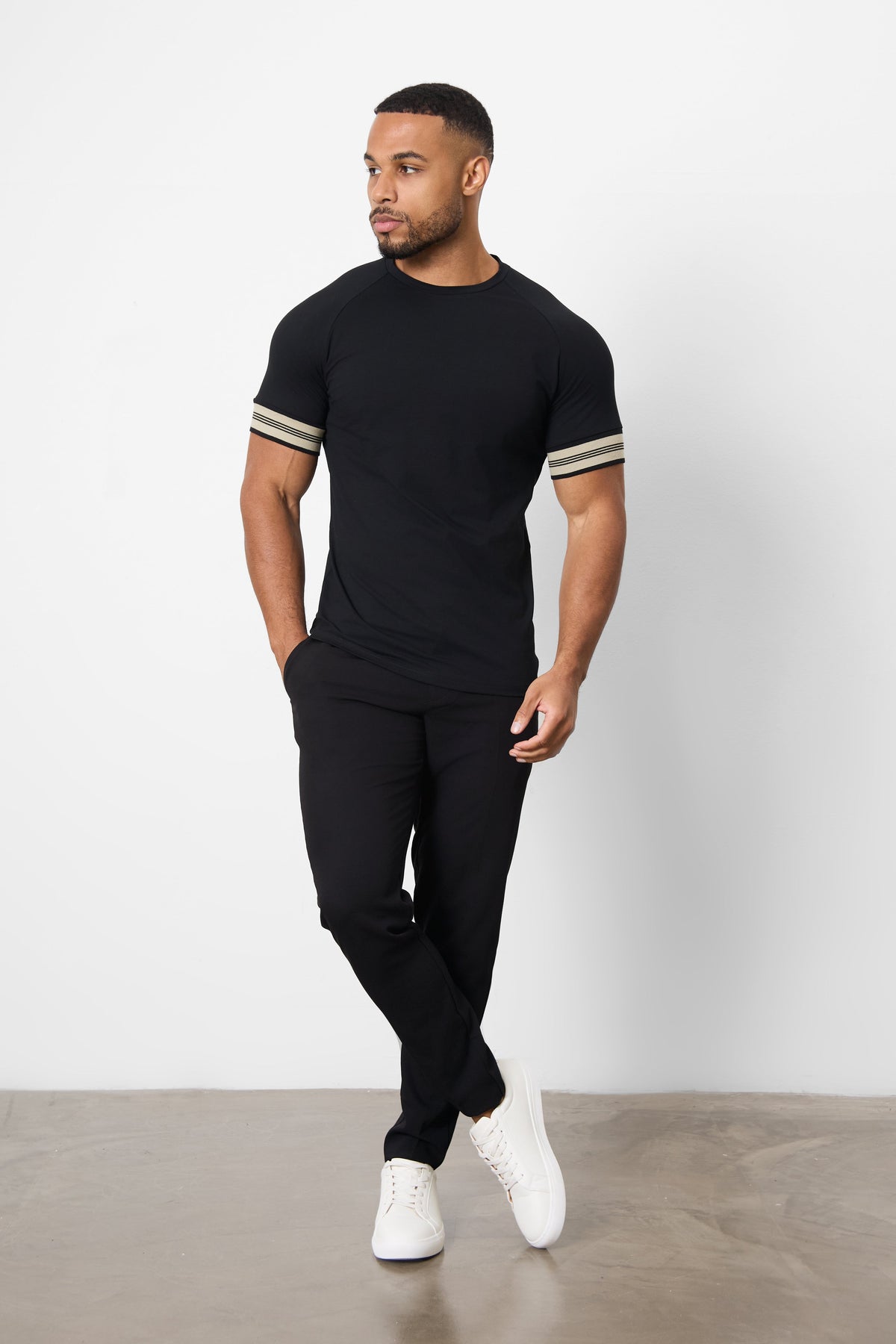 Tipped Fashion Fit T-Shirt in Black/Stone