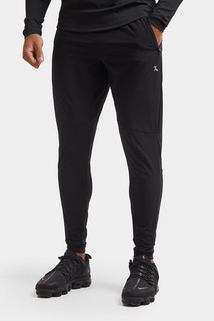 Training Joggers in Black - TAILORED ATHLETE - ROW