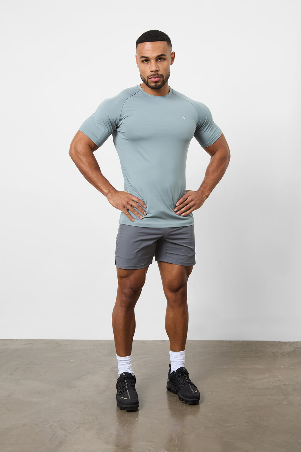 Training Top in Kale - TAILORED ATHLETE - ROW