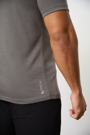 Essential Training Top in Charcoal - TAILORED ATHLETE - ROW