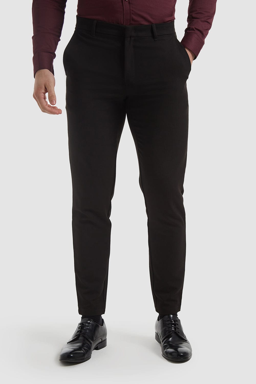 Muscle Fit Essential Trousers 2.0 in Black - TAILORED ATHLETE - ROW