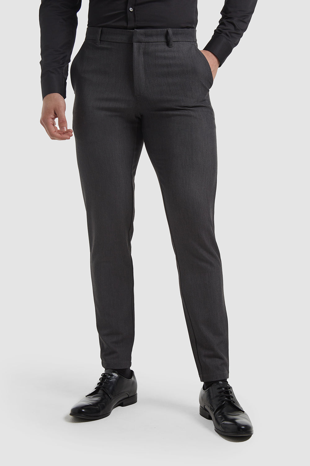 Muscle Fit Essential Trousers 2.0 in Charcoal - TAILORED ATHLETE - ROW